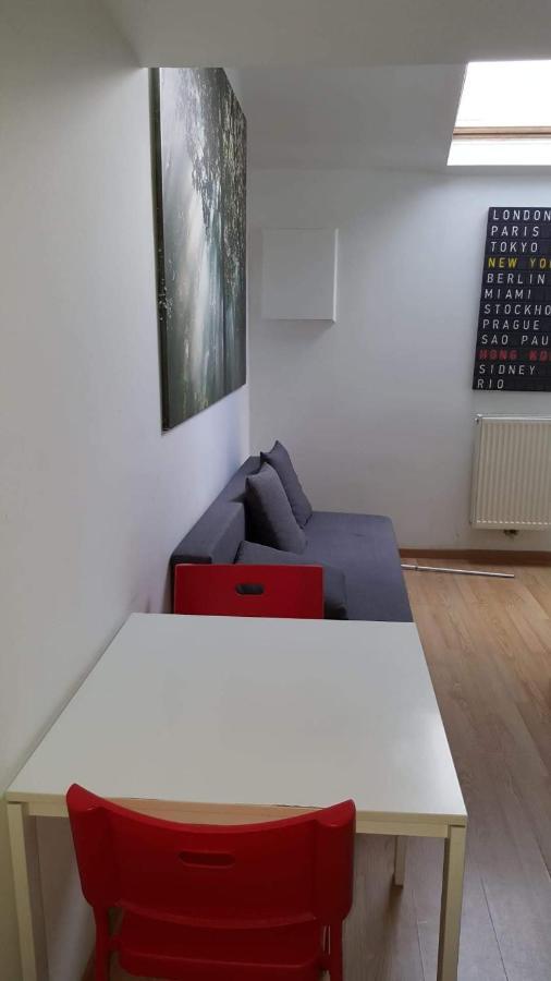 Central Duplex Sleeps 4 Brussels Exterior photo